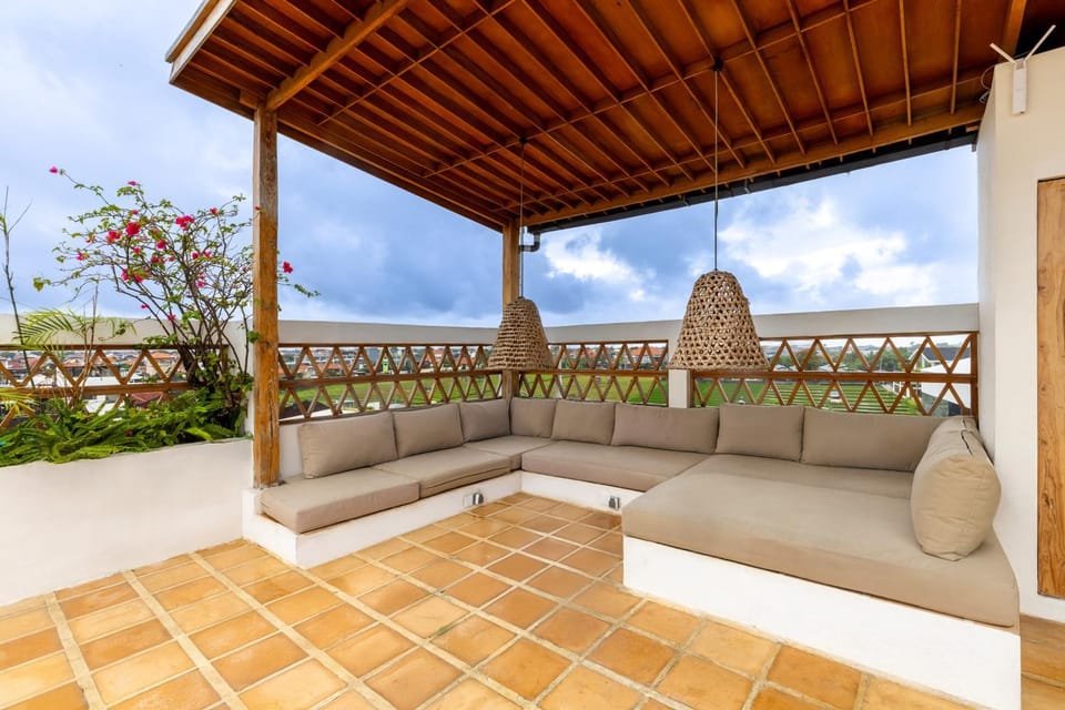 View (from property/room), Balcony/Terrace, Seating area
