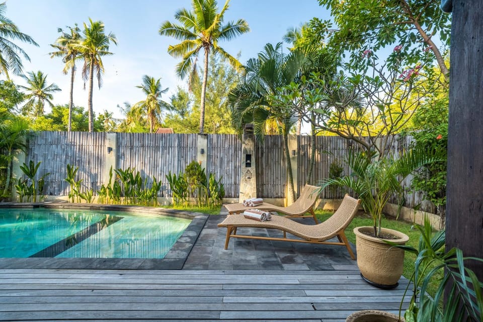 Day, Natural landscape, Garden, Garden view, Pool view, Swimming pool, sunbed, towels