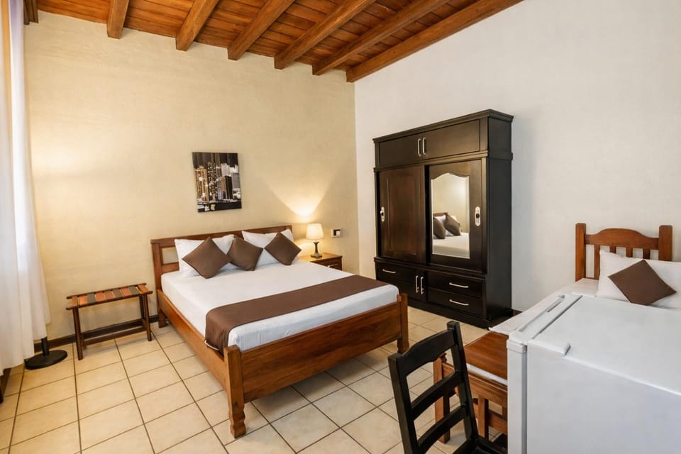 Bed, Photo of the whole room, Bedroom, minibar, wardrobe