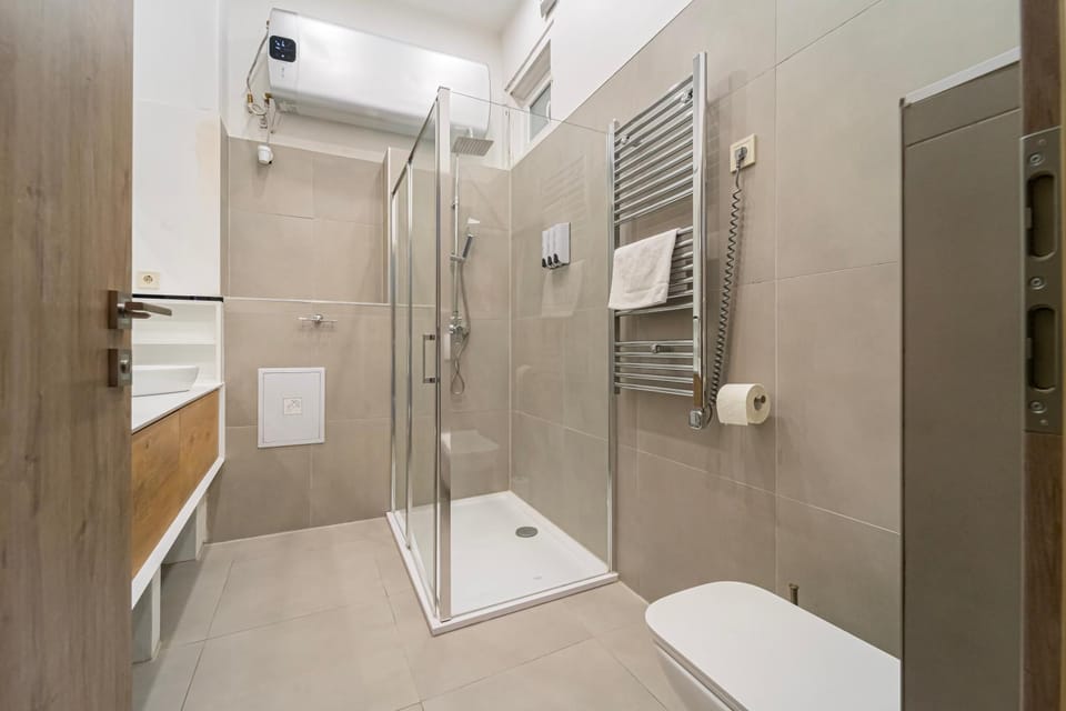 Shower, Toilet, Bathroom
