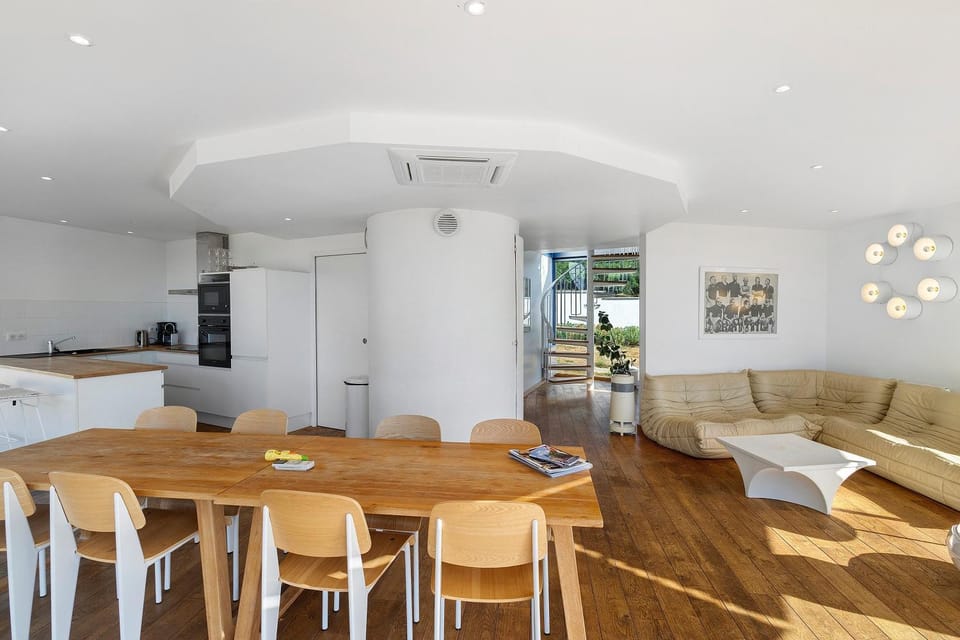 Property building, Living room