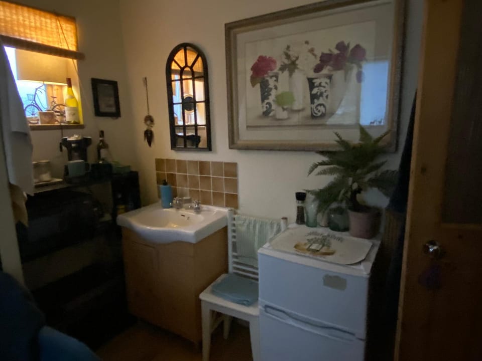 King Comfort tv microwave fridge Vacation rental in Chester