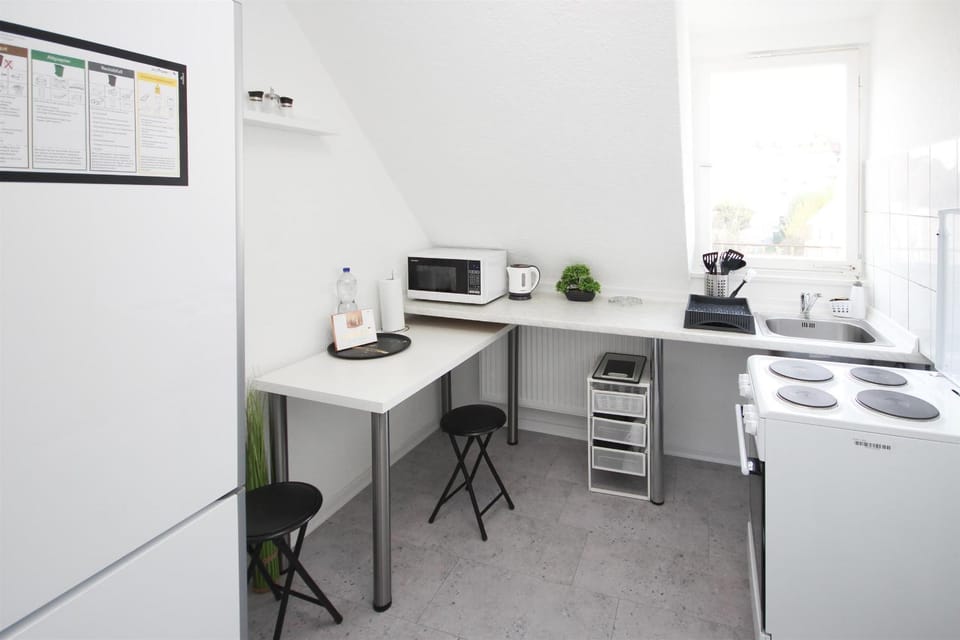 microwave, oven, stove, kitchen
