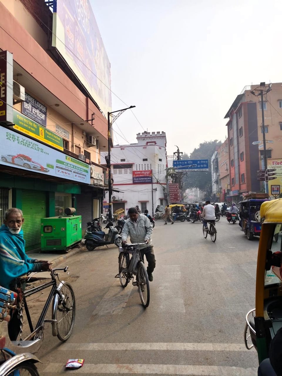 Day, People, Neighbourhood, Cycling, City view, Street view, Location, group of guests