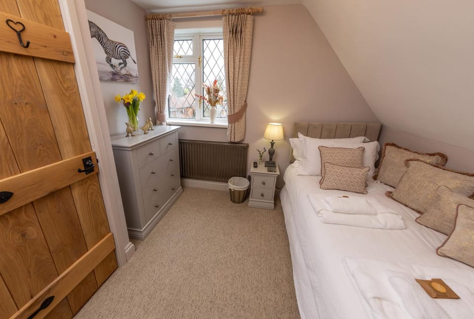 Rectory Cottage near Paultons park & New Forest House in Test Valley District