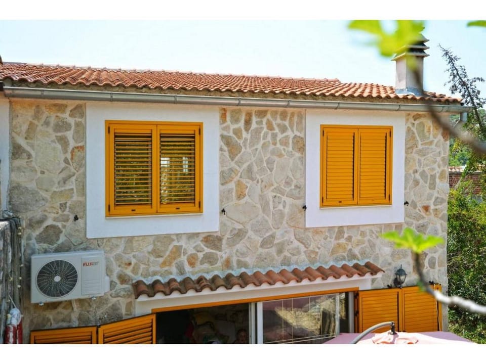 Property building, Facade/entrance, Off site