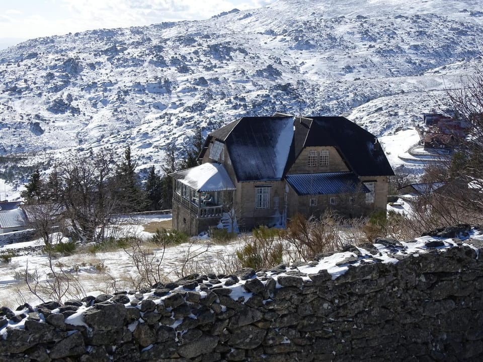 Penhas da Saúde House in Portugal