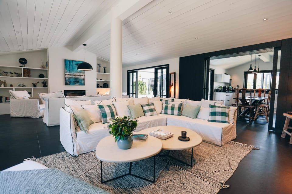 Communal lounge/ TV room, Living room