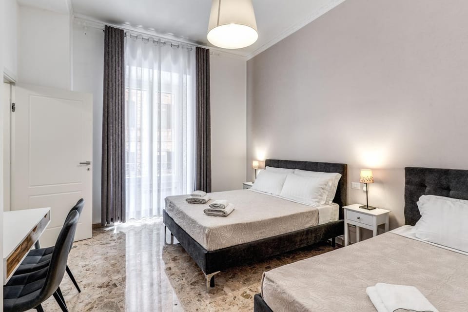 Bed, Photo of the whole room, Bedroom