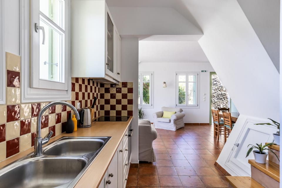 Kitchen or kitchenette, Living room, Seating area