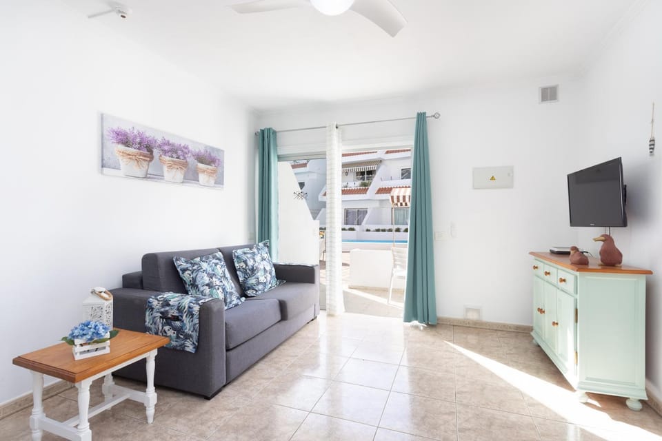 Home2Book Tropical Poolside Retreat, Las Américas Apartment in Playa de las Americas