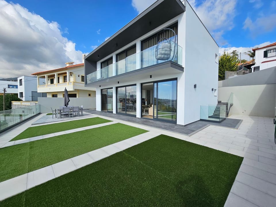 Property building, Patio, Day, Garden view