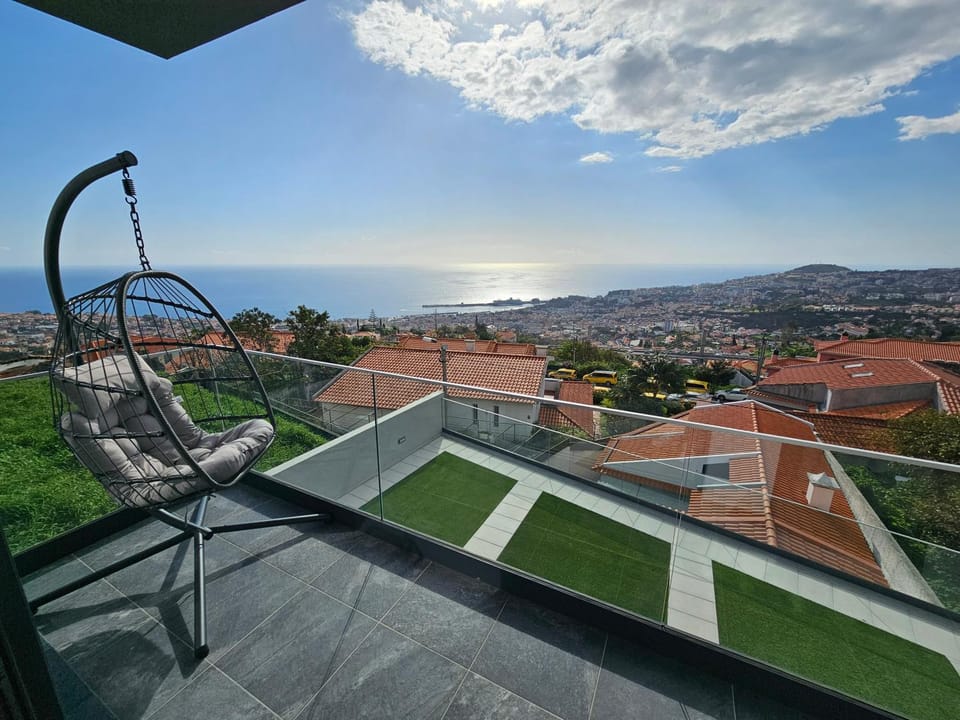 Day, Natural landscape, View (from property/room), Balcony/Terrace, Mountain view, Sea view