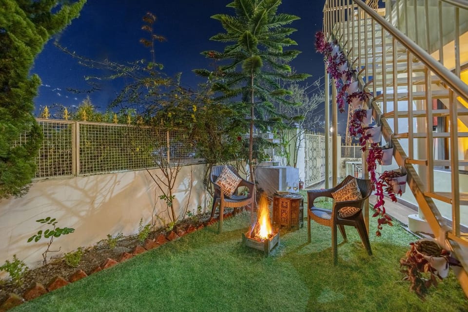 Property building, Patio, Garden, View (from property/room), Balcony/Terrace, Garden view