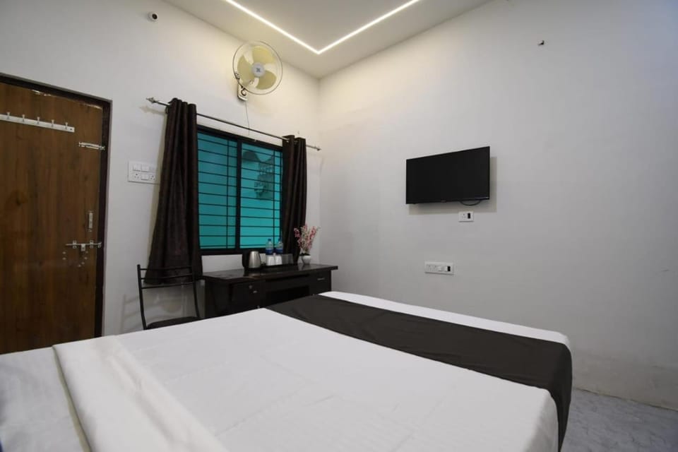 Bed, TV and multimedia