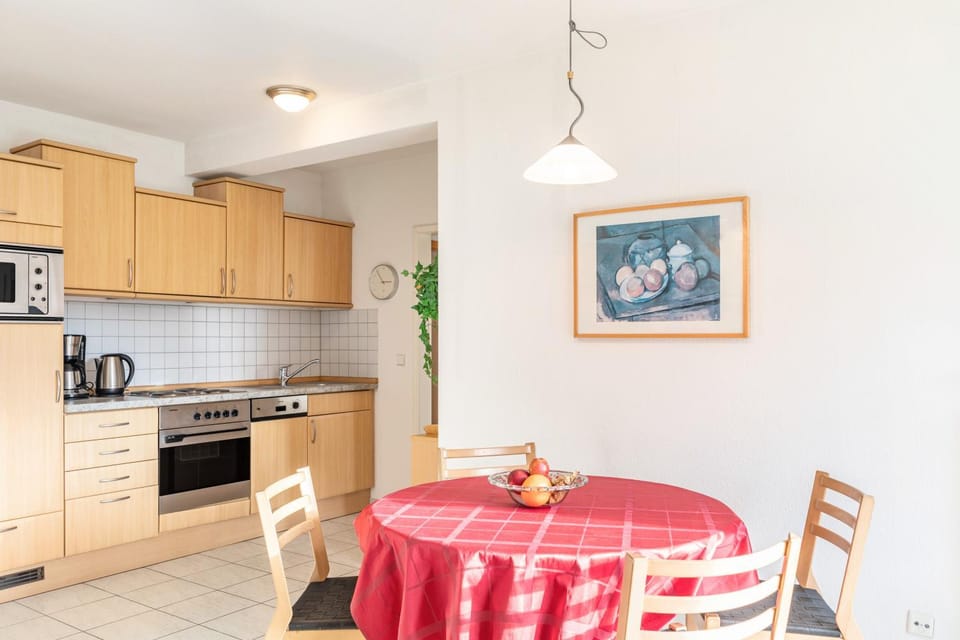 Property building, Kitchen or kitchenette, Living room