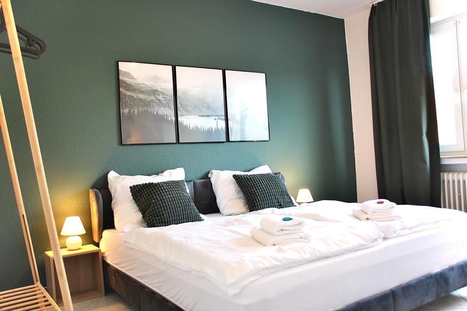 Bed, Photo of the whole room, Bedroom, towels