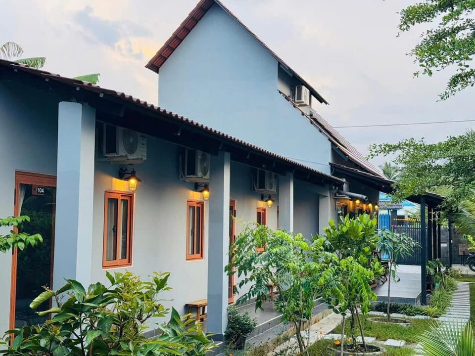 Property building, Day, Garden