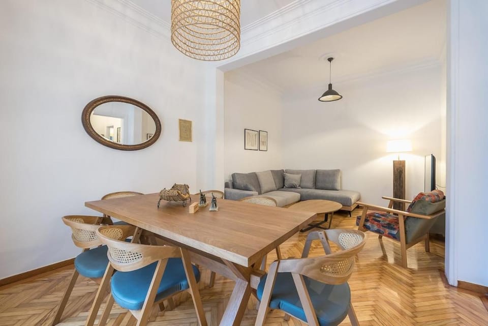 Living room, Seating area, Dining area