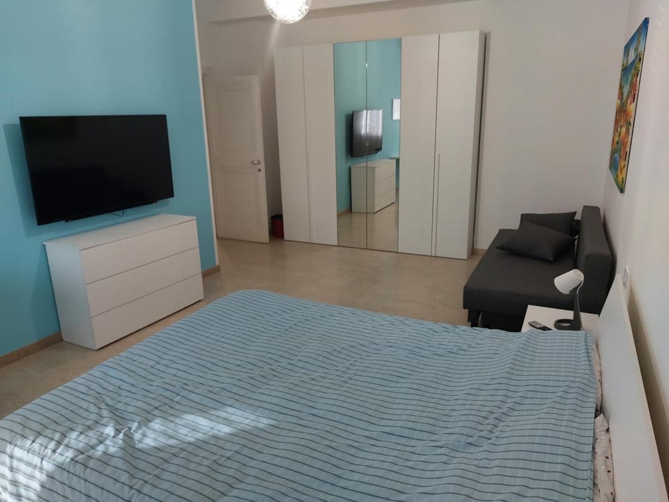 CASA AZZURRA con PARKING AUTO Apartment in Genoa