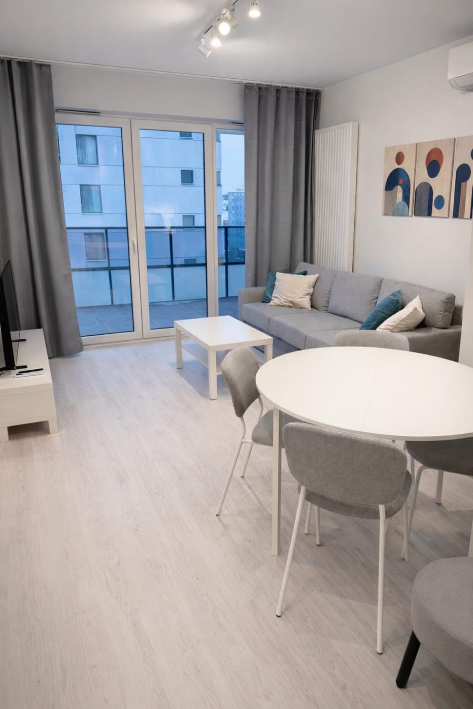 Living room, Seating area, Dining area