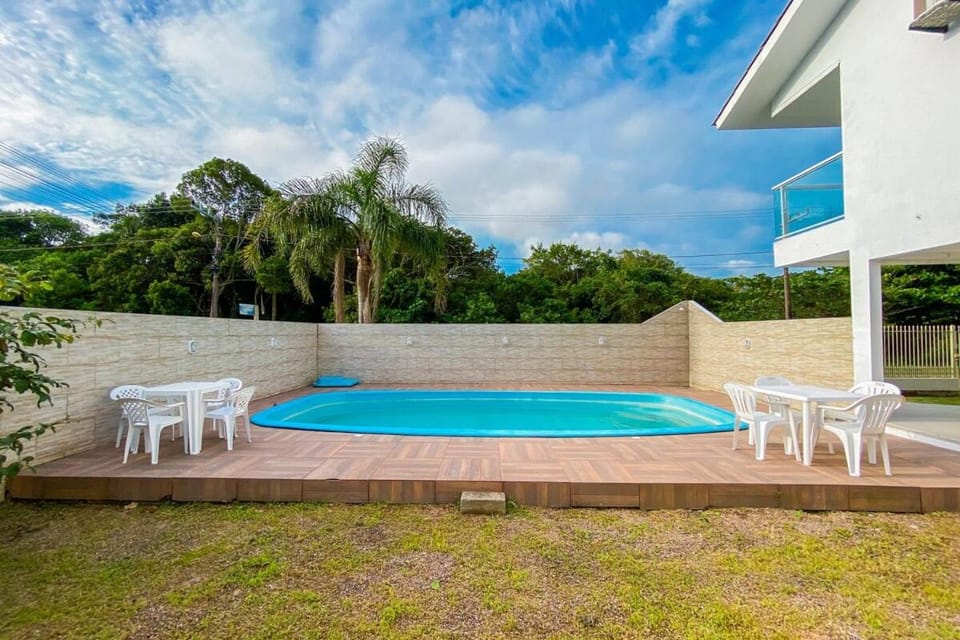 Praia Grande a 300m, Casa ampla e com Piscina! 0284 House in Florianopolis