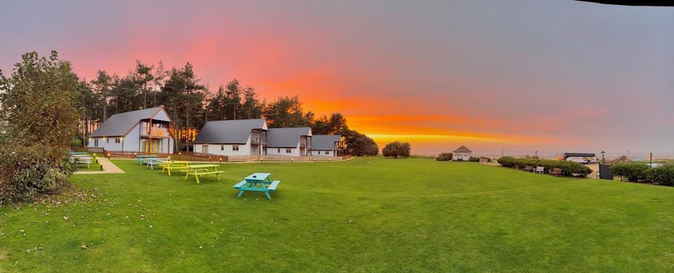 Property building, Garden view, Sea view, Sunset