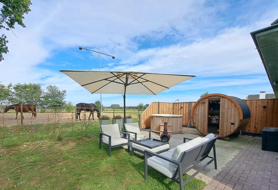 Horse-riding, Hot Tub, Sauna, Balcony/Terrace, Lounge or bar
