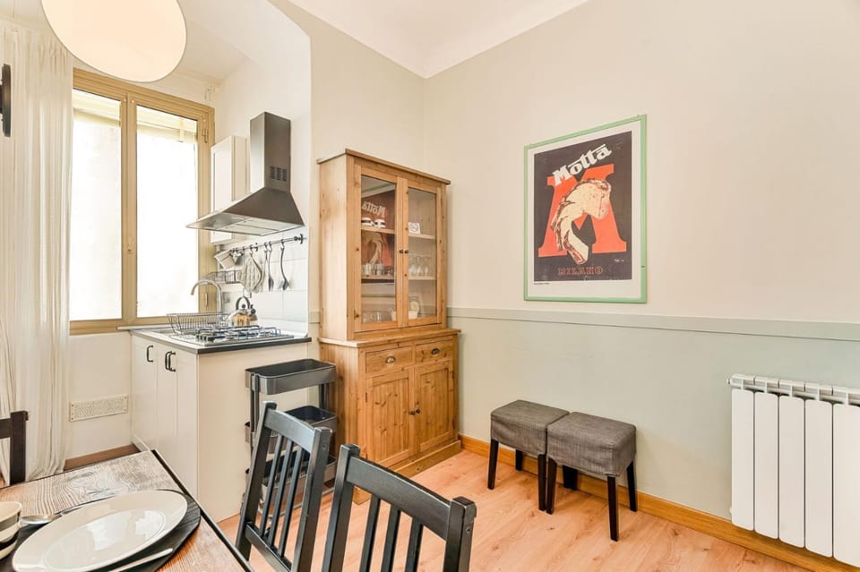 Dining area, kitchen