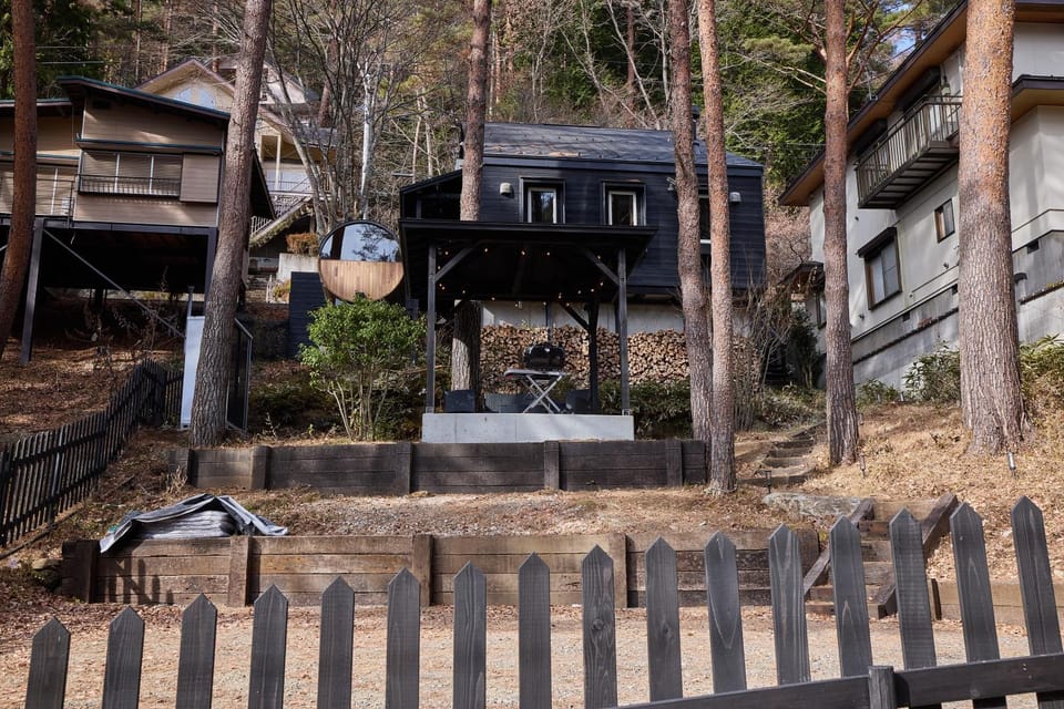 Property building, Day