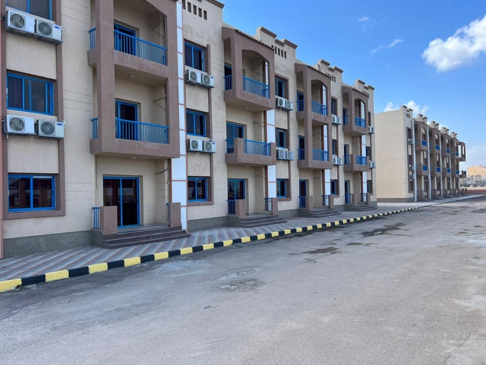 Property building, Day, Neighbourhood, Street view