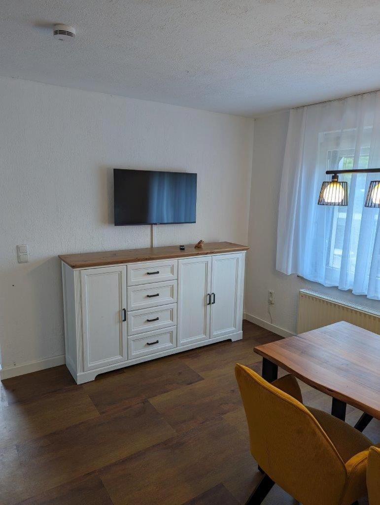 Communal lounge/ TV room, TV and multimedia, Dining area, Evening entertainment