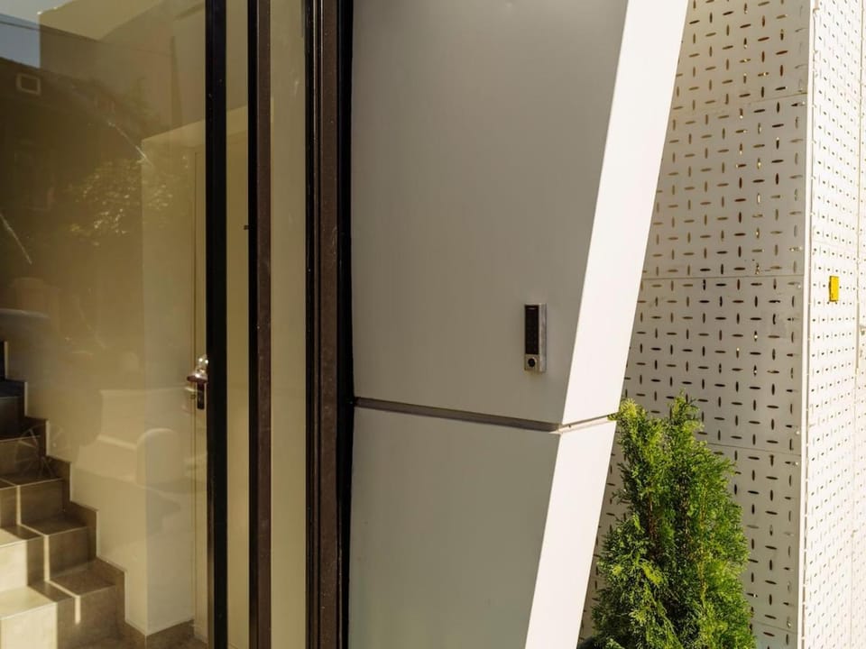 Central 22 Apartment - New Building & Parking Apartment in Bucharest