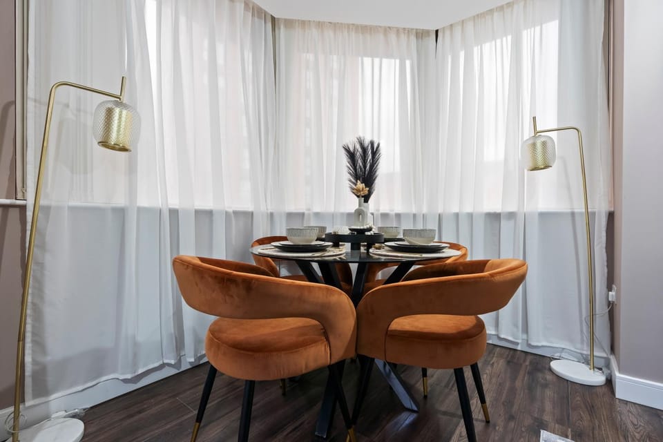 Living room, Seating area, Dining area