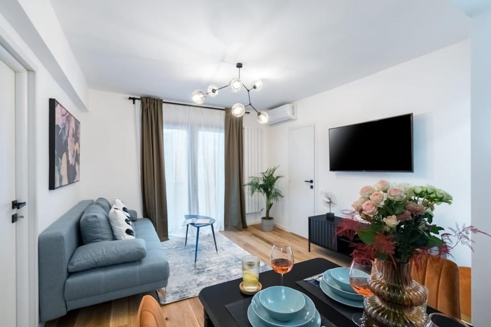 Bright Apartment - Top Location - Charming Balcony Apartment in Bucharest