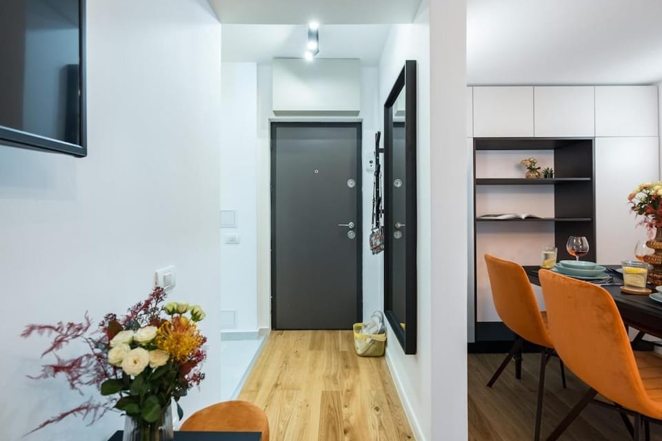 Bright Apartment - Top Location - Charming Balcony Apartment in Bucharest