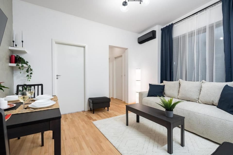 Sunny 2BR Roof Top Flat - Amazing Terrace Apartment in Bucharest