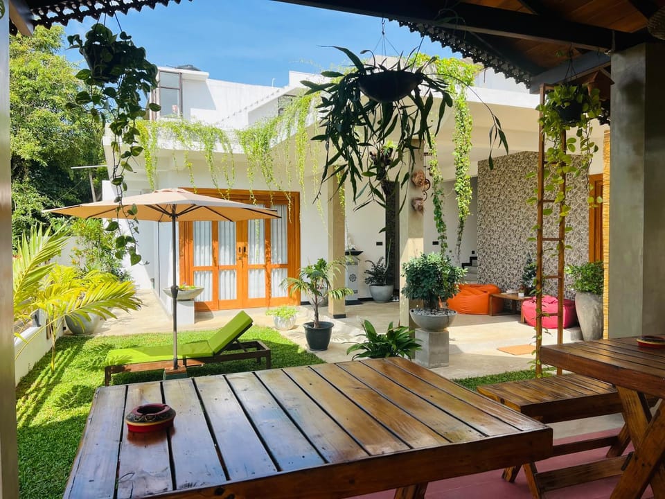 Sunset Bay Bed and Breakfast in Southern Province