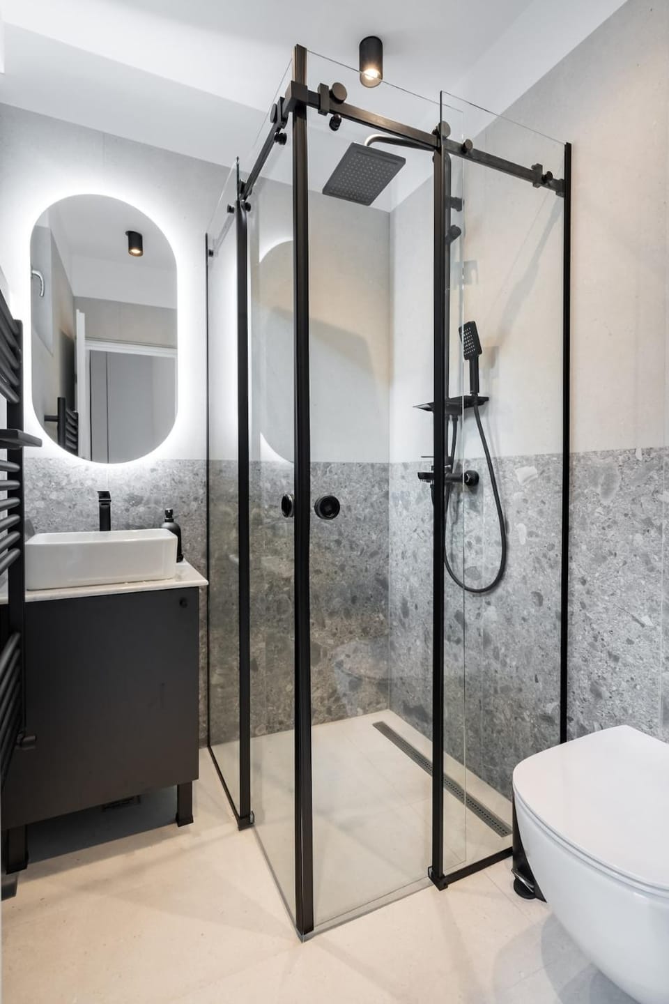 Sunny 2BR Large Flat - Amzei Square Apartment in Bucharest