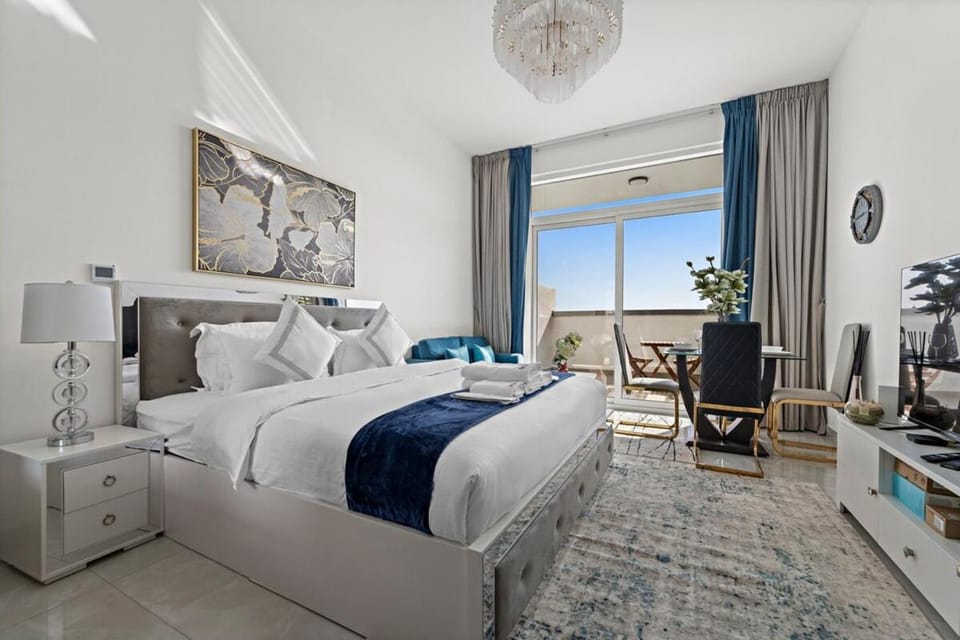 Stylish Studio Close To Metro at Pearlz by Danube Apartment in Dubai