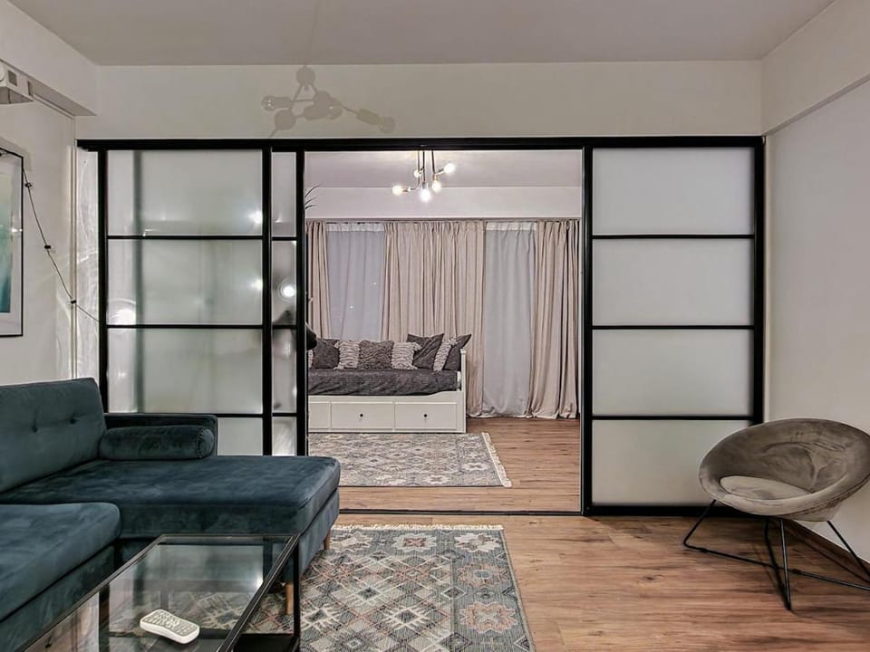 Central Apartment with Home Cinema & Work Space Apartment in Bucharest