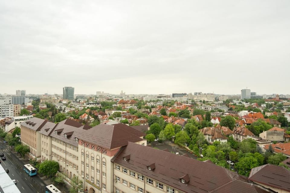 Modern 2BR Apartment - Dorobanti View Apartment in Bucharest