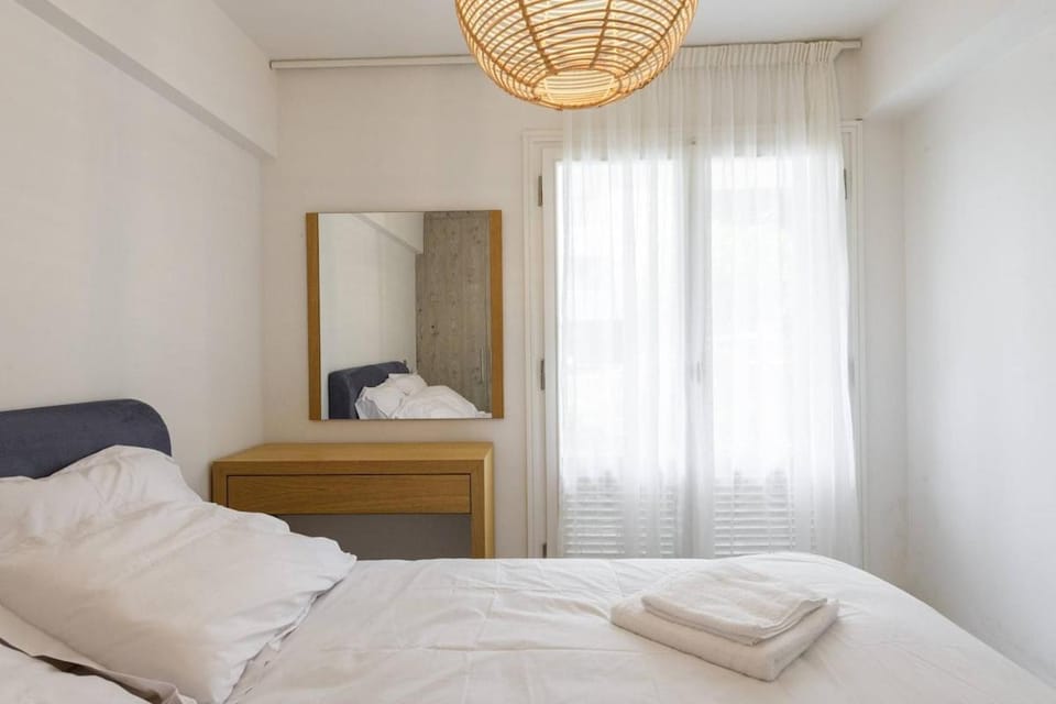 Zeus1 beach front appatment, 1BR sea view Apartment in South Athens