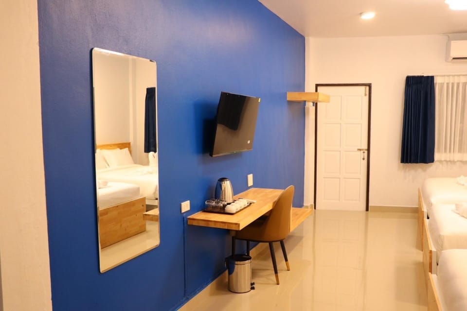 TV and multimedia, Coffee/tea facilities, hair dresser