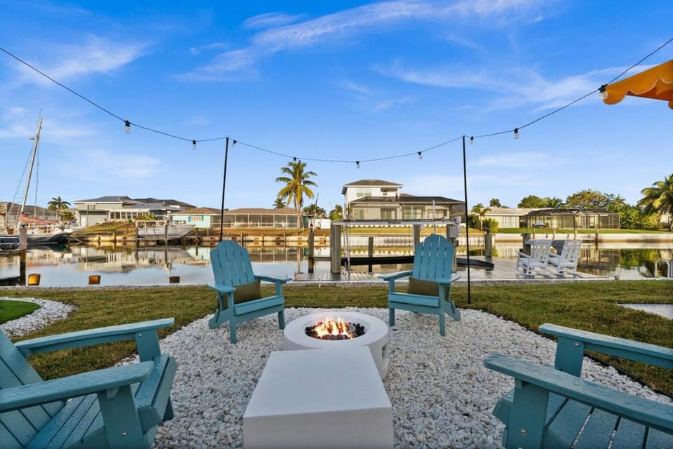 Casa Azul - Waterfront Villa with Pool & Dock Villa in Marco Island