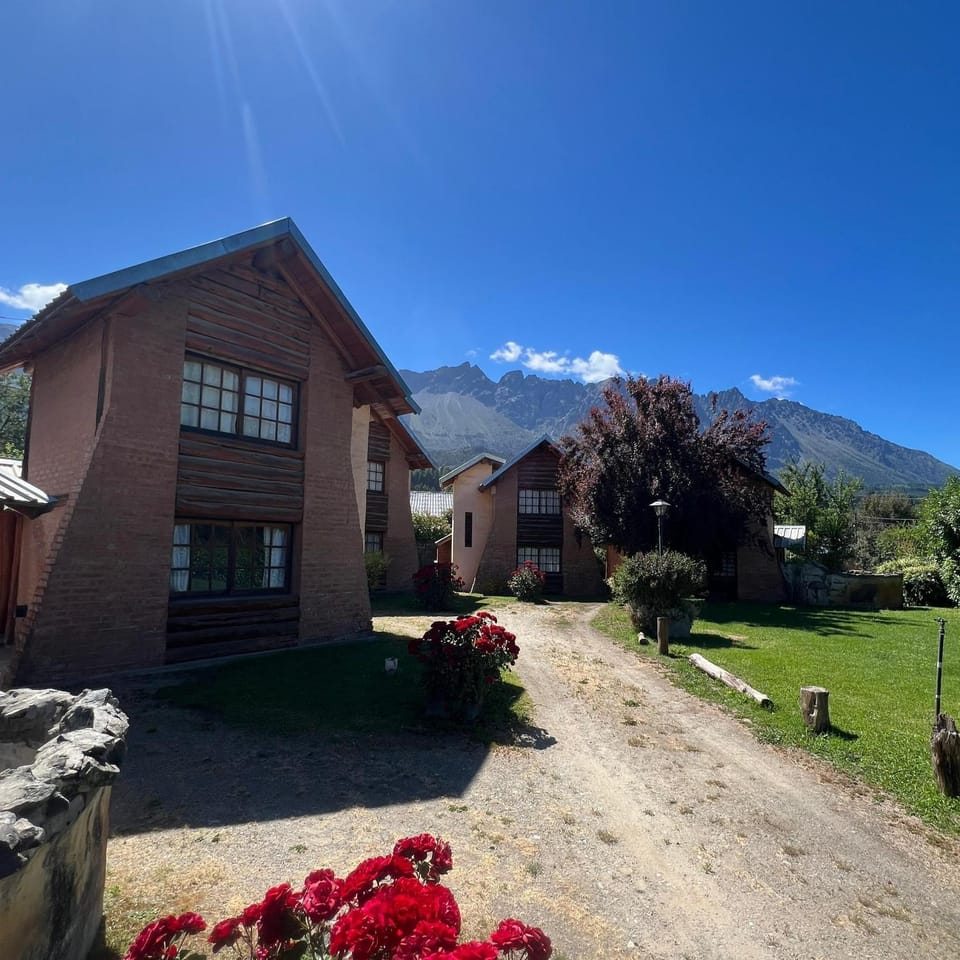Property building, Natural landscape, Garden, Garden view, Mountain view