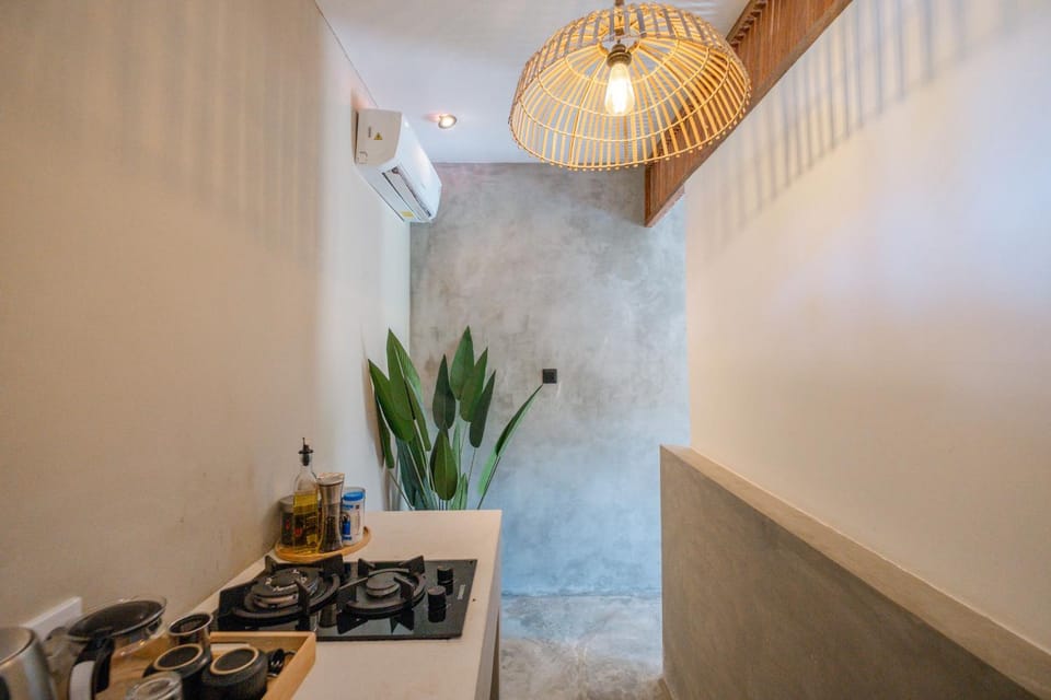 Stylish Uluwatu Studio Apartment and Pool House in Bali