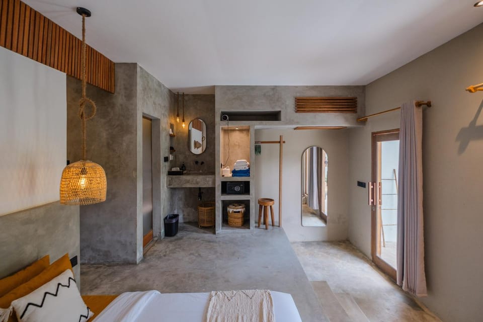 Stylish Uluwatu Studio Apartment and Pool House in Bali