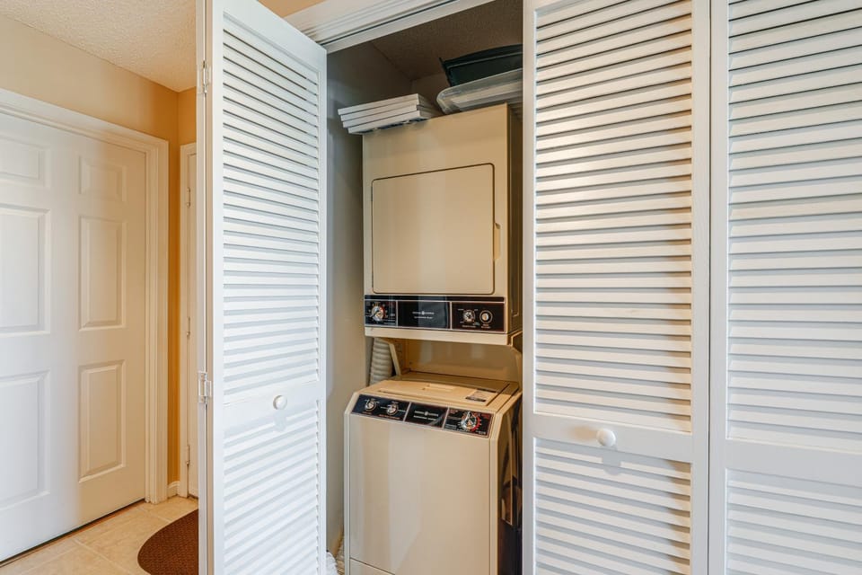 Half Mi to Beach: Bayfront Ocean City Condo, Deck House in Ocean City