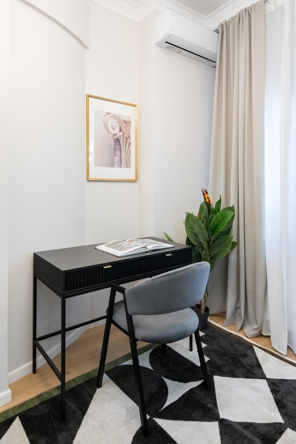 Luxurious 2BR Apartment - City Center Apartment in Bucharest